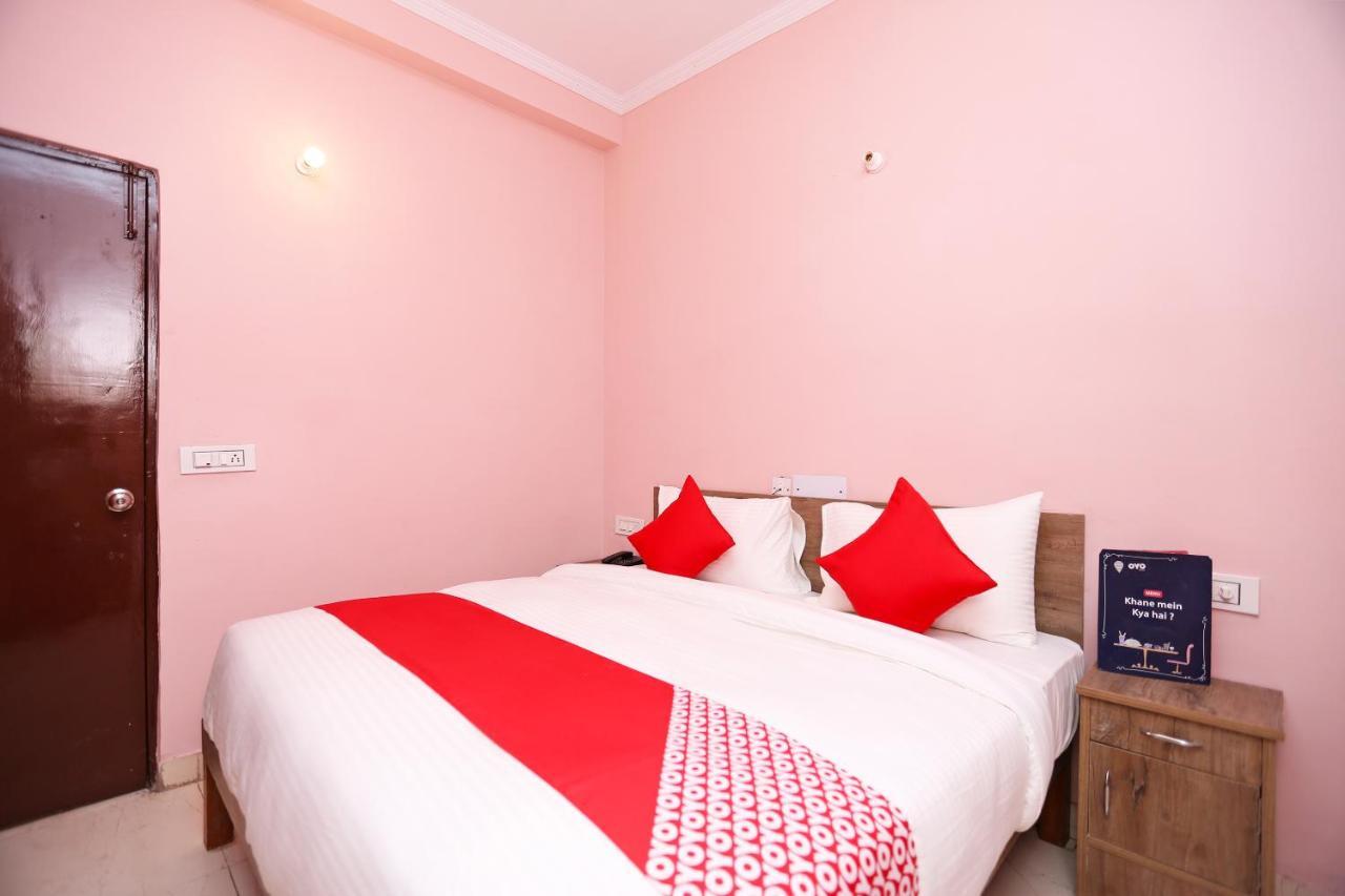 Oyo Flagship 14774 Sector 14 Gurgaon Hotel Exterior photo
